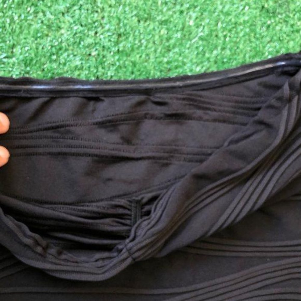 Black Textured Strapless Body Suit - Picture 2 of 3